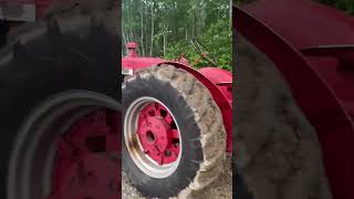 Tracteur 1956 International Harvester W6  McCormickDeering [upl. by Anirac]