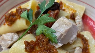 PACCHERI CON TONNO FRESCO POMODORI SECCHI E OLIVE TAGGIASCHE  ricetta velocissima [upl. by Noakes854]