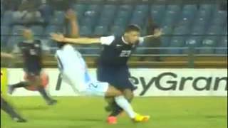 Guatemala 11 united states wcq freekick Marco Pappa 61212 [upl. by Zwiebel78]