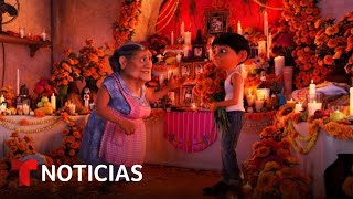 Los mexicanos celebraban el Día de Muertos antes de que Coco lo volviera ‘cool’  Noticias Telemundo [upl. by Narcho]