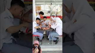 BANTU PAK GURU DORONG MALAH BELI CEMILAN SOSIS DI INDOMARET JADI ⁉️😱shorts funny dubbing [upl. by Odelia]