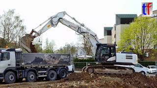 HITACHI Zaxis 2905 Triple Boom Loads Volvo FMX 4a Dump Truck  Kipper Winnenden Germany 2018 [upl. by Llorrac]