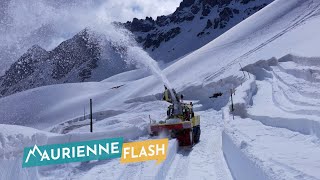 Déneigement des cols  Col du Galibier [upl. by Ursi]