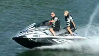 WaveRunner Yamaha 2015 de la série FX [upl. by Aivan841]