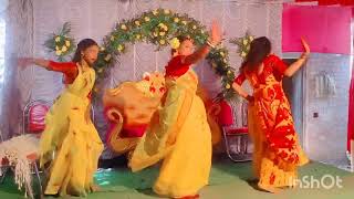 boron dala saja ulu dee sakh baja। বরণ ডালা সাজা উলু দে শাখ বাজা। Haldi dance video 📸💛❤️ [upl. by Wardle995]