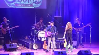 Shallow cover by Kezia Gill amp Gary Quinn  the Town hall Tamworth NSW 2019 [upl. by Jo-Ann851]