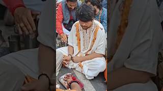 अचानक यात्रा को रोककर रोड पर बैठकर खाया खाना video trending बागेश्वरधामlive sorts newvideo [upl. by Drofwarc701]