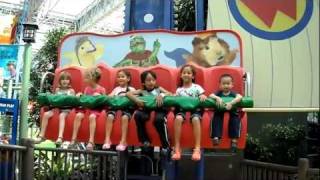 Eric on the Wonder Pets Flyboat Nickelodeon Universe [upl. by Yoreel]