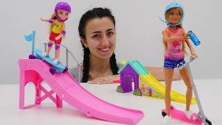 Barbie oyunları Chelsea ve Sevcan kaykaycı Stecie ile tanışıyorlar [upl. by Nonnag]