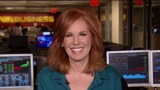 Liz Claman receives honor from Building Homes for Heroes organization [upl. by Anek801]