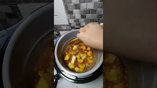 كبسة دجاج بالخضار بقدر الضغط الكهربائى😋😋 [upl. by Saihtam]