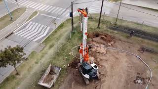 Perforación de pilotes con lodo bentónico en Rafaela Geotecnia y Cimientos SA [upl. by Cheria]