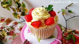 Fresh Strawberry Cupcakes 草莓海綿杯子蛋糕 [upl. by Ange]