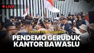 🔴Detikdetik Massa Aksi Demo di Depan Bawaslu Coba Terobos Barikade Polisi  Protes Pemilu Curang [upl. by Sugihara]