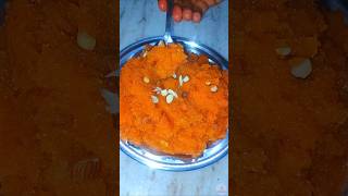 सूजी का हलवा कैसे बनाएं  suji ka halva banane ki nai recipe  kuchh to ban raha hai [upl. by Annim]