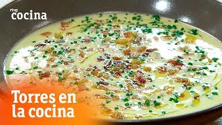 Cómo hacer vichyssoise de almendras  Torres en la Cocina  RTVE Cocina [upl. by Hsirahc]