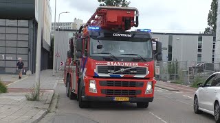 Brandweer Laak Hoogwerker 157850 met spoed naar een Afhijsing in Den Haag Centrum [upl. by Ilse]