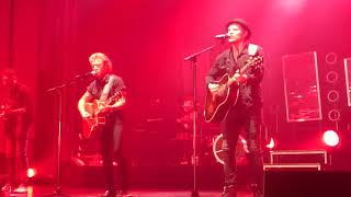 Johannes Oerding amp Peter Maffay live  Über sieben Brücken  11112017  Stadthalle Magdeburg [upl. by Claiborne]