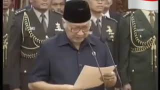 Pidato Pengunduran Diri Presiden Soeharto 21 Mei 1998 [upl. by Lossa889]