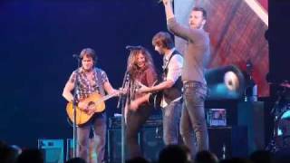 Keith Urban and Lady Antebellum sing quotSeven Bridges Roadquot [upl. by Zere]