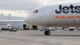 Jetstar Boeing 787 Dreamliner Arrives in New Zealand 2014 [upl. by Jeraldine259]