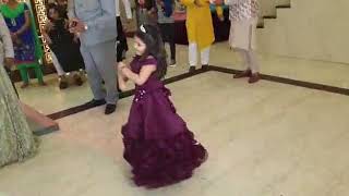 wedding dance London thumakda dance performance by little girl [upl. by Holihs]