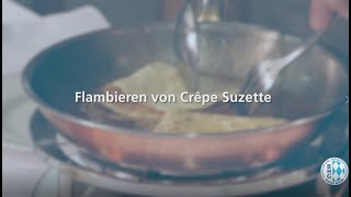 Flambieren von Crêpe SuzettePrüfungsvorbereitung im Gastronomie Service [upl. by Oidualc972]