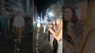 españolas cantando en la calle corrientes [upl. by Arihk]