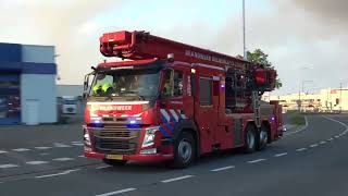 Grip 2 Prio 1 Veel brandweer met spoed naar zeer grote brand bij Vice Versa in Oss [upl. by Ycniuq]