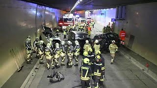 Österreich 11 Verletzte bei Unfall im Arlbergtunnel [upl. by Catton]