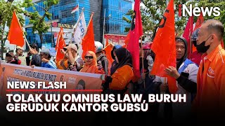 Massa Buruh Geruduk Kantor Gubernur Sumut Minta Prabowo Cabut Omnibus Law dan Tuntut Kenaikan UMK [upl. by Icaj]