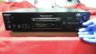 Brief demonstration of the Sony MDSJB940 Minidisc Deck 8801057 [upl. by Pickett]