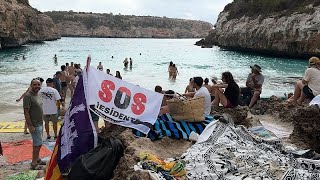 Tourisme de masse en Espagne  les îles Baléares happées vers le fond [upl. by Naerda393]