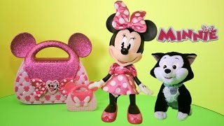 MINNIE MOUSE Talking Fashion Doll and Travel Case Toy Review [upl. by Damha]