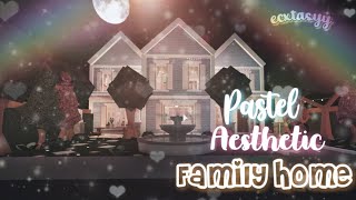 Bloxburg  Pastel Aesthetic Roleplay Family Home  Speed build [upl. by Norrahs]