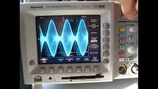 Tektronix TDS3000 DPO performance with AM signal [upl. by Stranger]