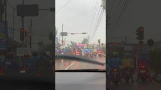 HUJAN GEDE BANGET JADI BIKIN MACET viralvideo shorts [upl. by Brom870]