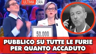 Affari Tuoi il pubblico da casa è inferocito per quanto accaduto gelo in studio lei ha [upl. by Nnairam]