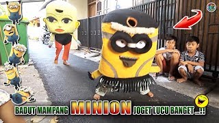 Badut Mampang MINION Joget quotTAK TUN TUANGquot Lucu Banget [upl. by Yssenhguahs36]