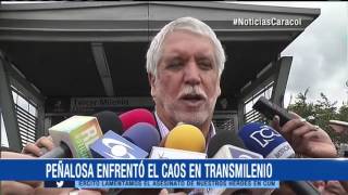 Peñalosa se subió a Transmilenio vea cómo le fue [upl. by Grosberg628]