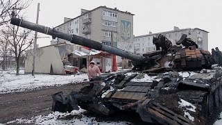 Ukraine  dégâts à Volnovakha et Baryshivka après les bombardements [upl. by Ahsinit313]