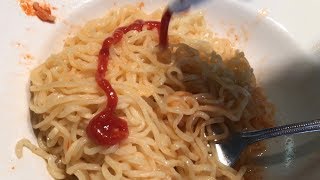 RAMEN NOODLES WITH SRIRACHA SAUCE  HOW TO MAKE IT 🍜🔥 [upl. by Jacki177]