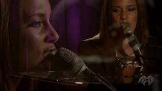 Alicia Keys  Empire State of Mind Part II Broken Down LIVE [upl. by Atinuhs]