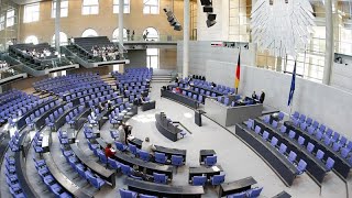 Allemagne  le débat parlementaire sur la vaccination obligatoire démarre ce mercredi [upl. by Vezza]