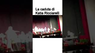 Katia Ricciarelli cade il video della caduta [upl. by Covell]