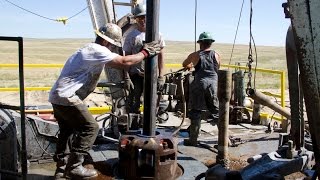 Roughnecks at Work in HD  Drilling Rig Pipe Connection [upl. by Zeph591]