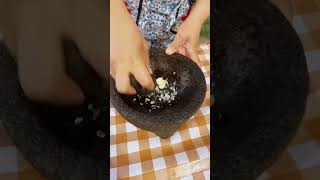 Receta de salsa en molcajete parte 1 [upl. by Kaye926]