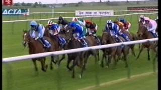 2002 Sagitta 1000 Guineas Stakes [upl. by Kcolttam]