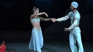 La Bayadere Ekaterina KrysanovaVladislav Lantratov 04112018 [upl. by Nataline]