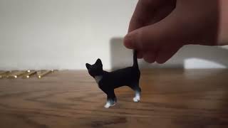 The Black Cat Reviews Schleich Farm World Bicolor Cat [upl. by Nola642]